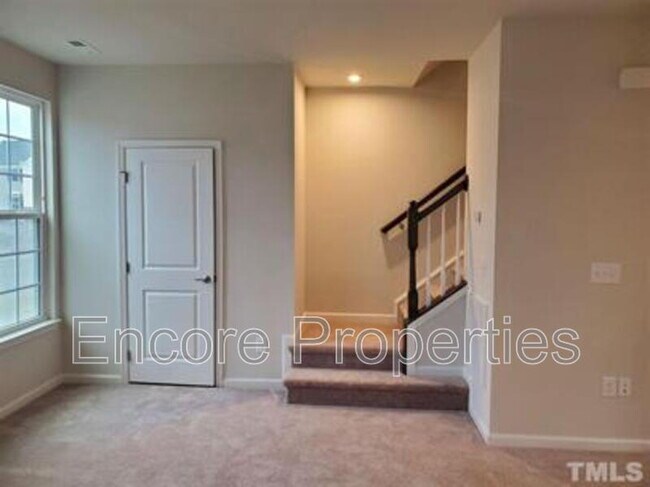 Building Photo - 388 Amber Acorn Ave