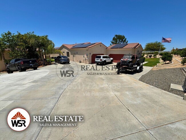 Building Photo - 18691 Oak Park Dr