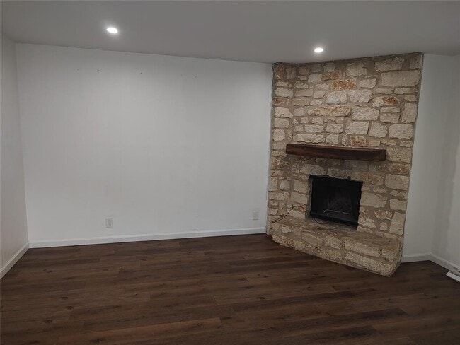 Building Photo - 2200 Leah Cove