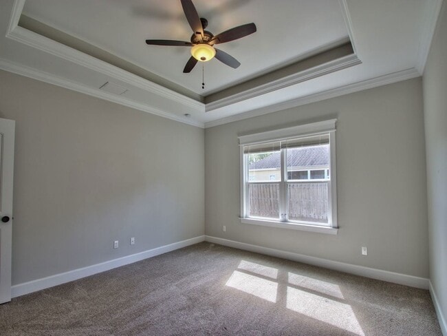 Building Photo - 102 Churchill Dr