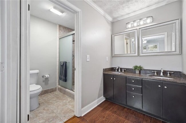 Building Photo - 13 Normandy Ct