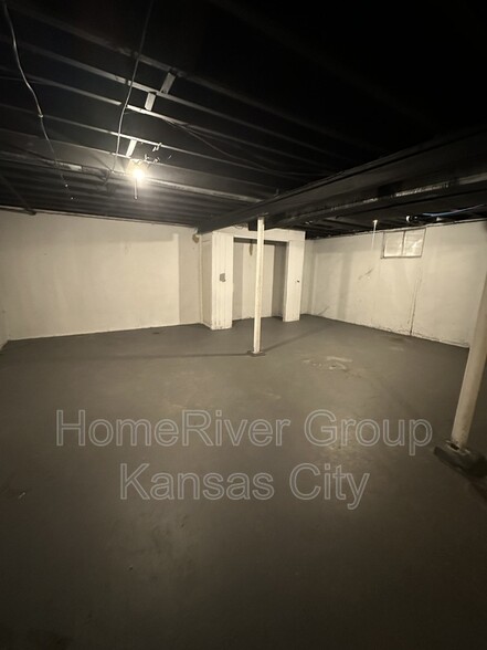 Building Photo - 8903 E 72nd St