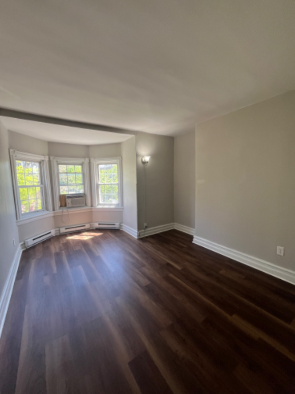 Building Photo - 104 N 10th St