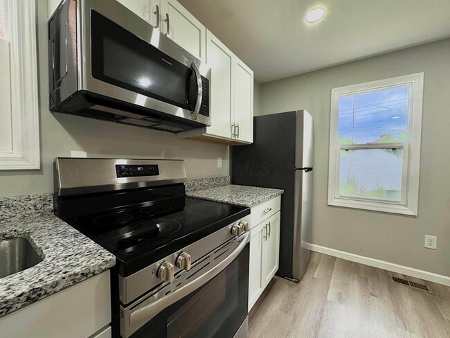Building Photo - 750 S Harris Ave
