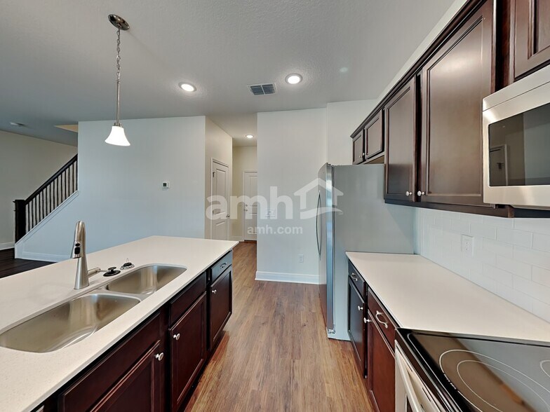 Building Photo - 2849 Ponds Trl