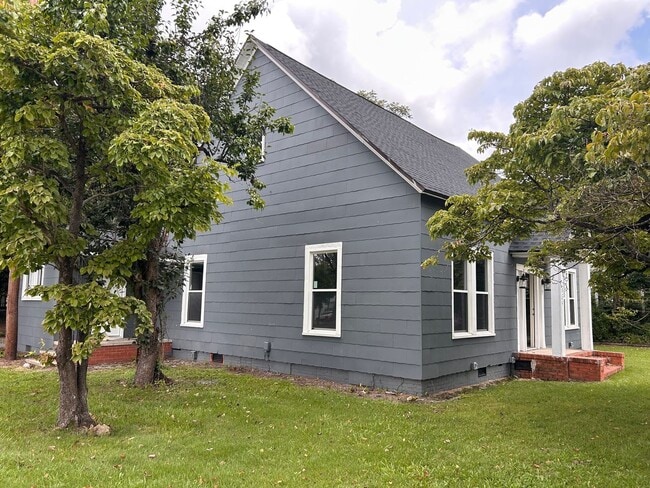 Building Photo - 139 David Parnell St