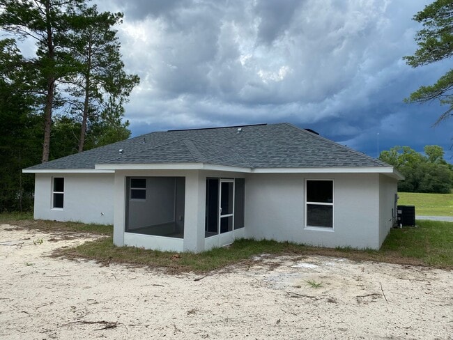 Building Photo - Desirable SW Ocala Neighborhood 3/2/2 *WON'T LAST*