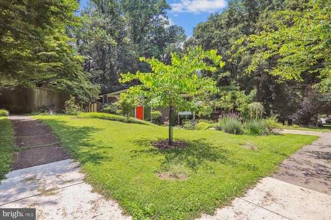 Building Photo - 3945 Rickover Rd