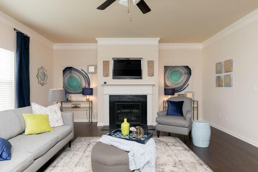 Building Photo - 1856 Hanover W Dr