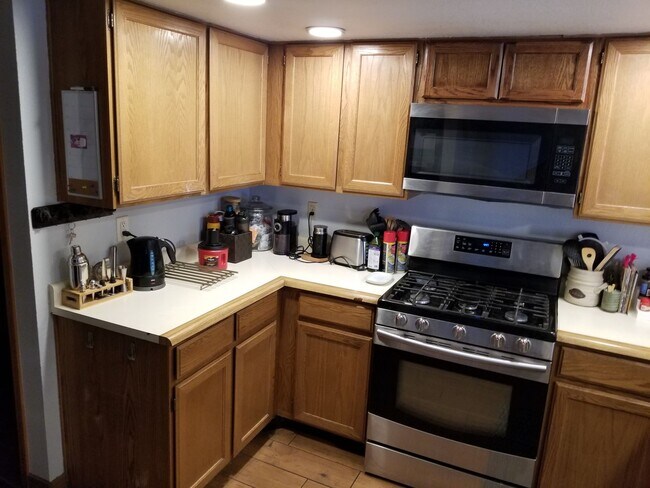 Building Photo - 2 Bed, 2.5 Bath Townhouse near NAU/CCC!! S...