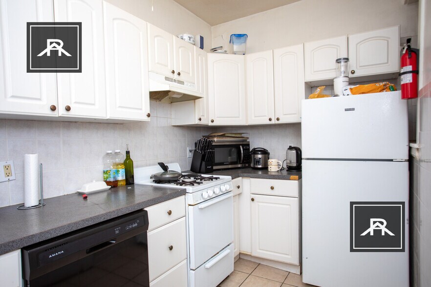 Building Photo - 316 St Paul St