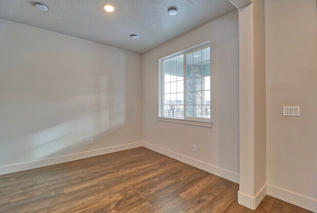 Building Photo - 5397 S Perlite Ave