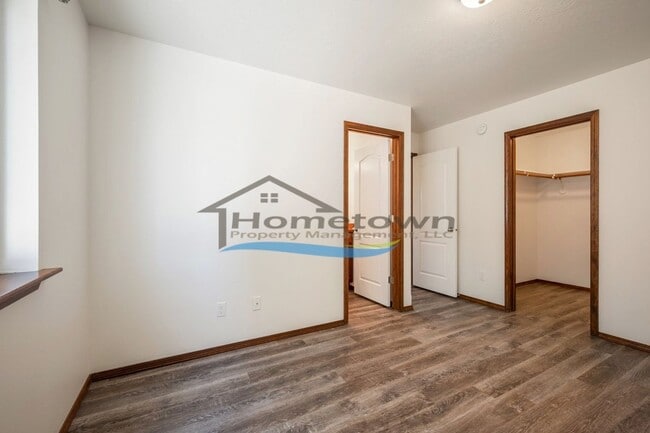 Building Photo - Beautiful Modern Home with 3 Bedrooms and ...