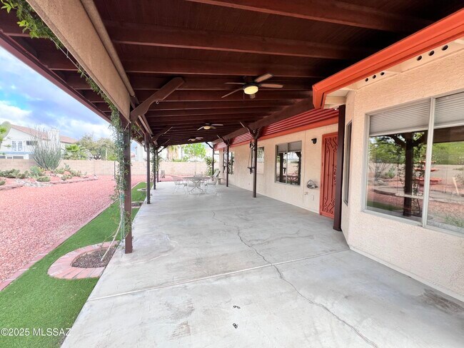 Building Photo - 8679 N Ahwatukee Way