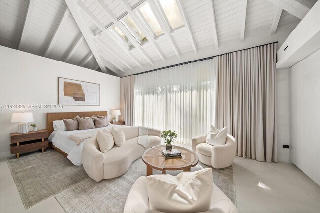 Building Photo - 244 W San Marino Dr