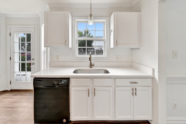 Building Photo - 145 Fountain Springs Rd