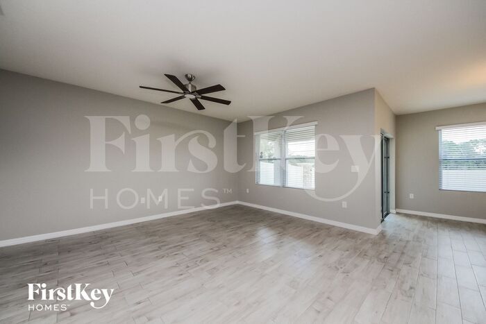 Building Photo - 2160 Sequoia Way