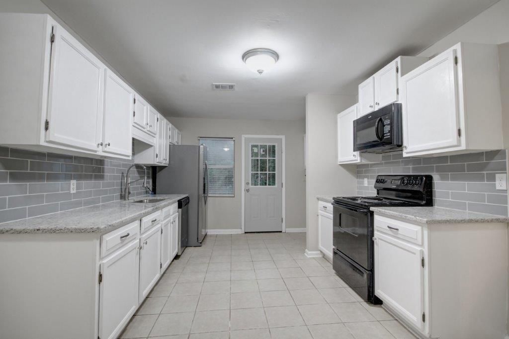 Building Photo - 925 Westland Dr SW
