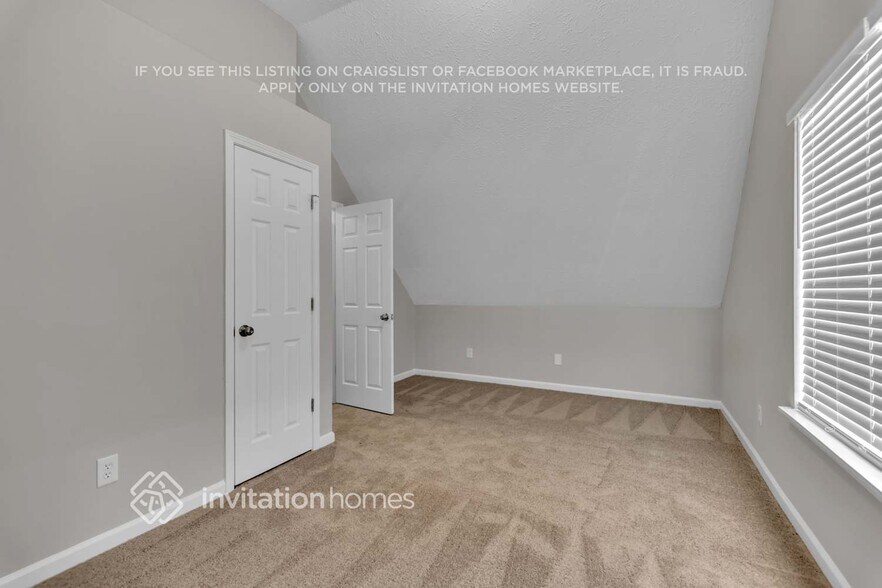 Building Photo - 4022 Robin Cir