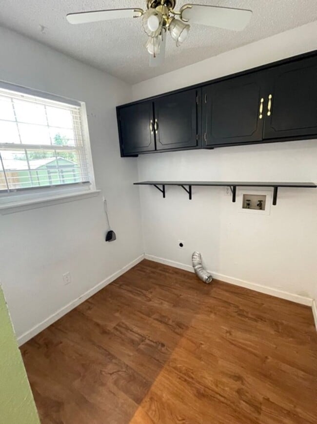Building Photo - Cozy and Comfy 3 Bed! Mesa/Zia School Dist...