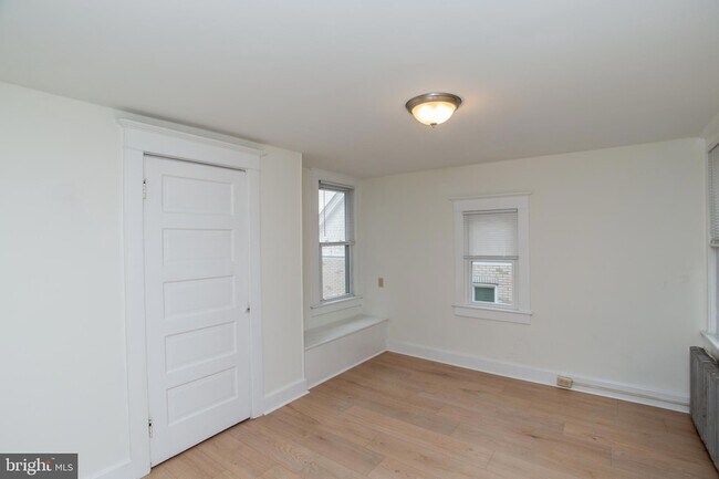 Building Photo - 37 S 13th St