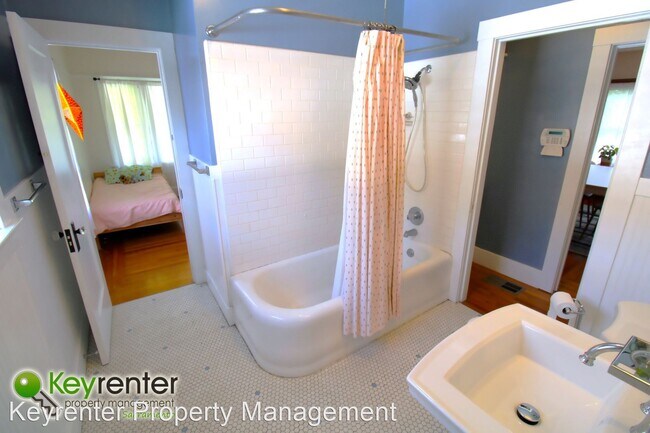 Building Photo - 2 br, 1 bath House - 2314 T Street