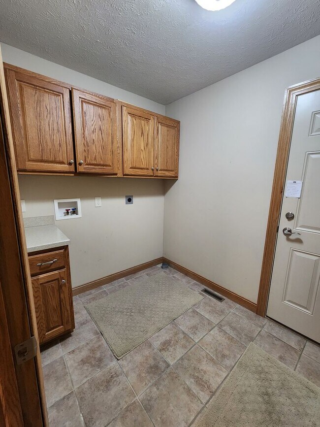 Building Photo - 4021 Sandalwood Drive