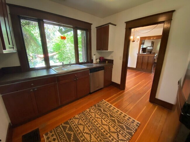 Building Photo - Historic Magill House on NW 1st Street