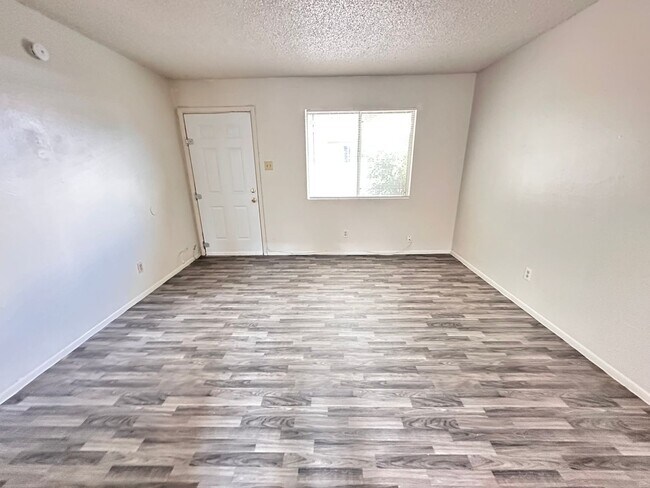 Building Photo - 3215 Morris St NE