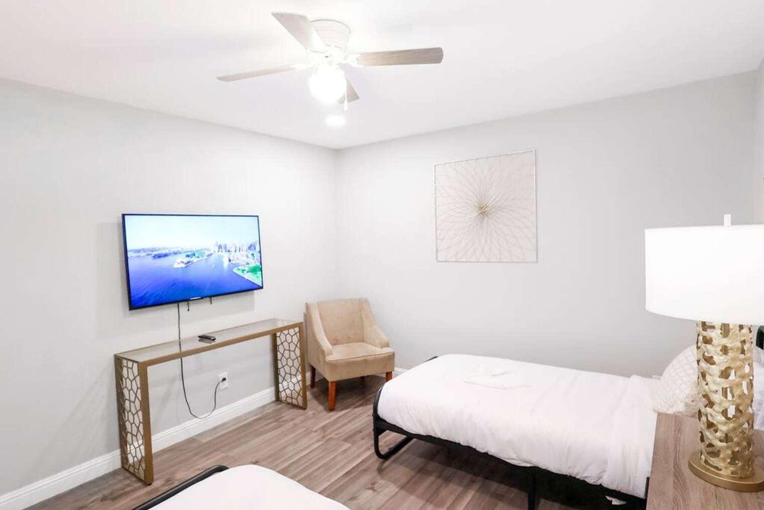 Building Photo - 1063-67 Gillespie Dr