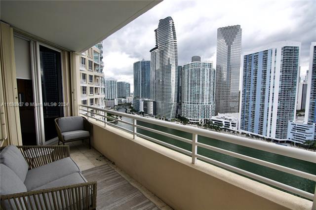 Building Photo - 888 Brickell Key Dr