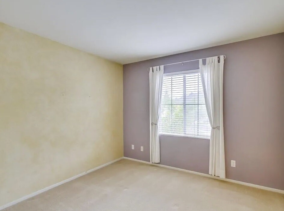 Building Photo - 11779 Westview Pky