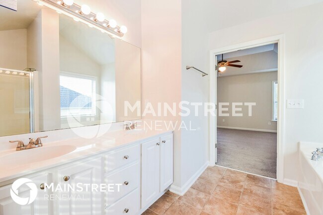 Building Photo - 8904 Crestview Cir