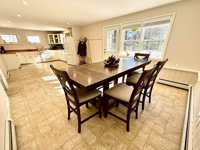 Building Photo - Bright & Airy Home Near Brettun’s Pond – Scenic Views & Modern Comfort