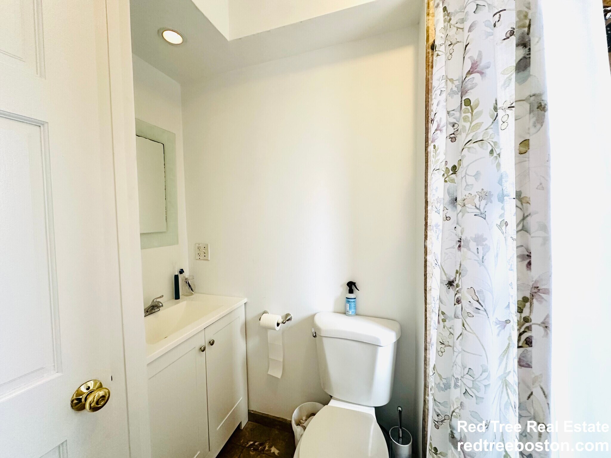 Apt 4 - 452 Park Dr