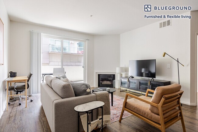 Building Photo - 13603 Marina Pointe Dr