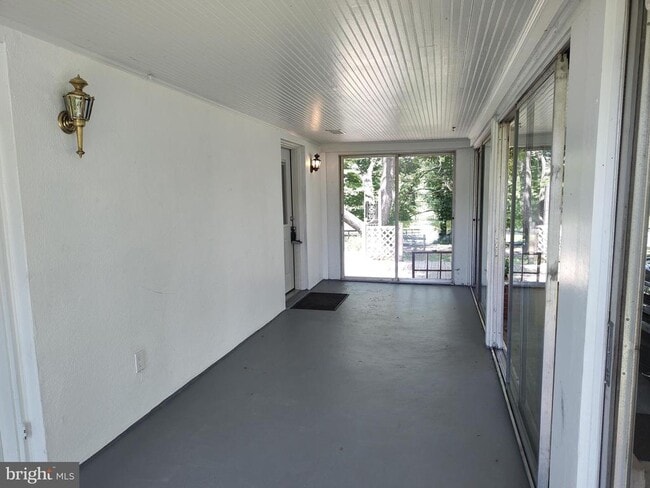 Building Photo - 15400 Mt Calvert Rd