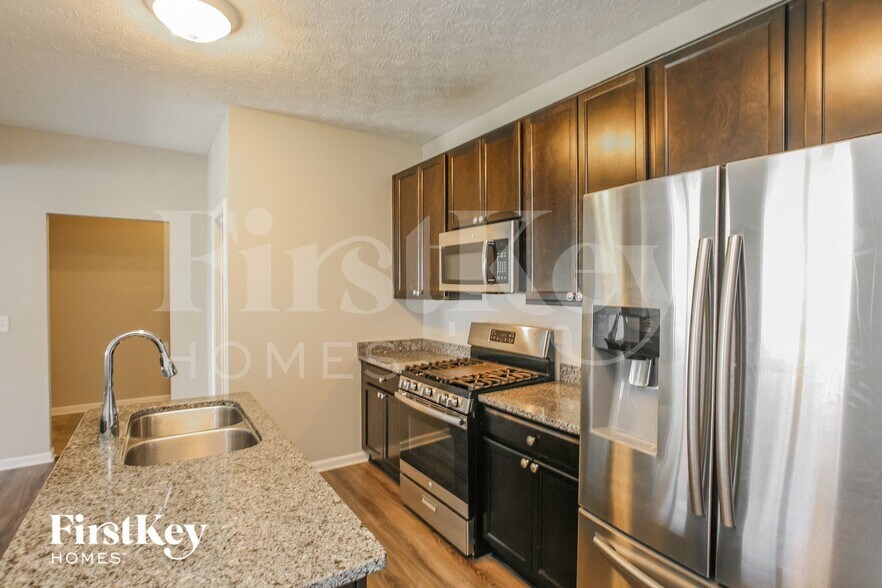 Building Photo - 958 Adena Ln