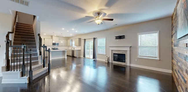 Building Photo - 7453 Coppice Dr