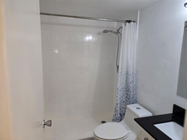 Building Photo - 1100 NW 87th Ave