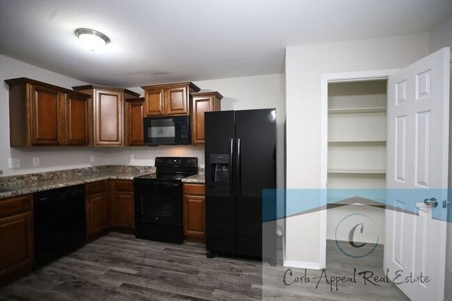 Building Photo - Beautiful 4 bed, 2 bath home with fenced back yard - Nettleton!!