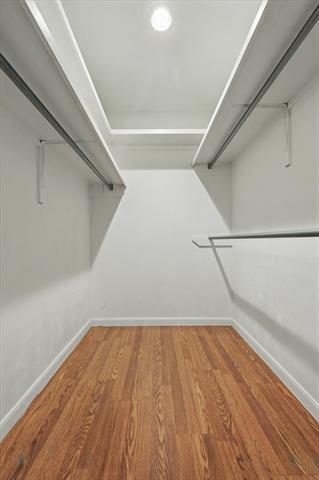 Building Photo - 2915 Touraine Dr