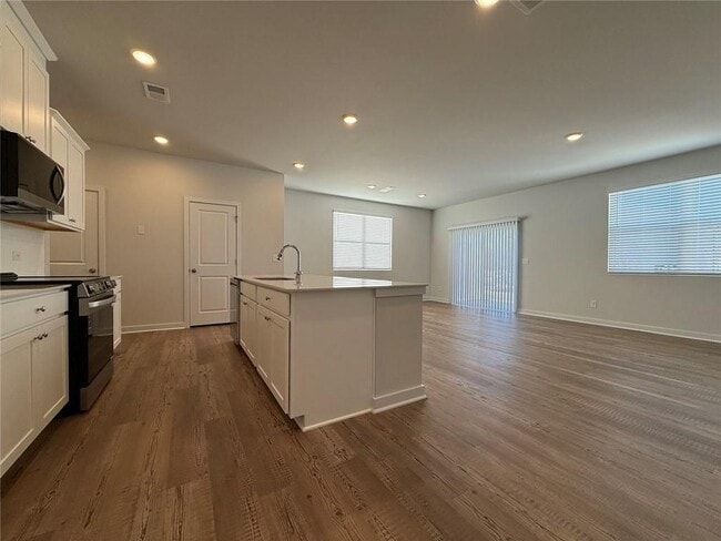 Building Photo - 7253 Mulberry St