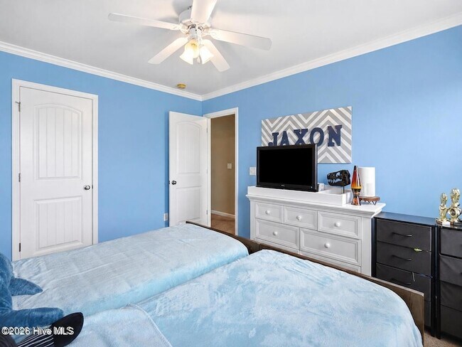 Building Photo - 553 Montego Ct