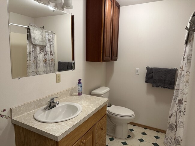 Building Photo - 2340 East End Rd