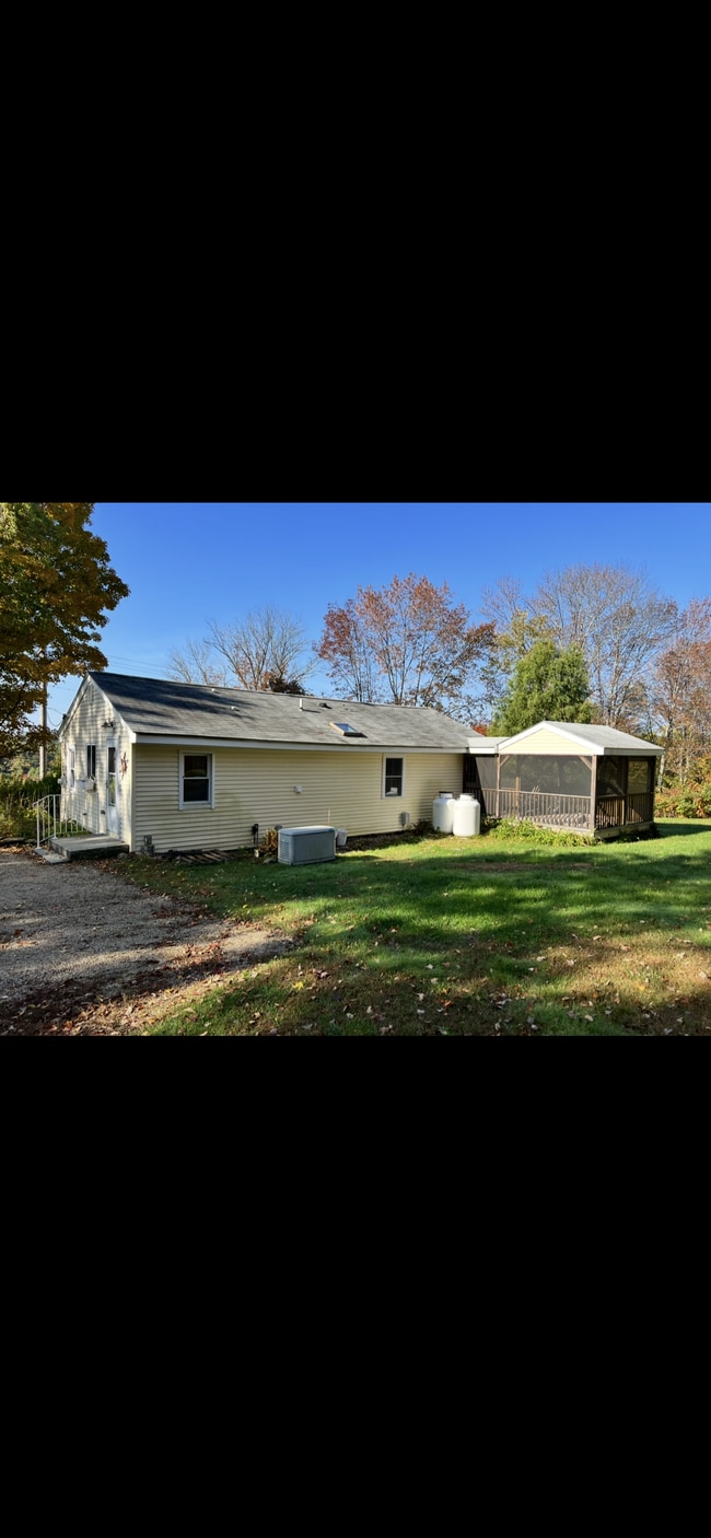 Building Photo - 9 Pebble Ln