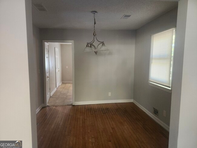 Building Photo - 2828 Engle Rd NW