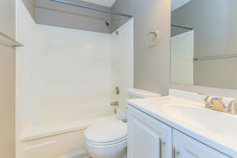 Building Photo - 4250 E 29th St
