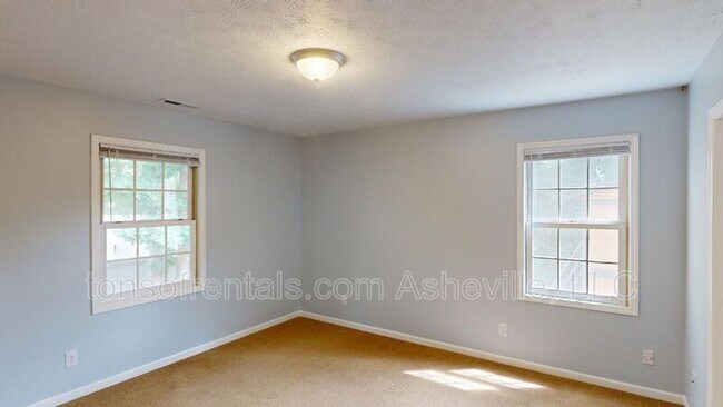 Building Photo - 1767 Haywood Manor Rd