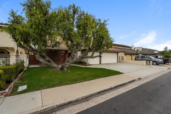 Building Photo - LA PALMA  4BR/2.5BA +FAMILY ROOM  BEST PRICED HOME IN AREA